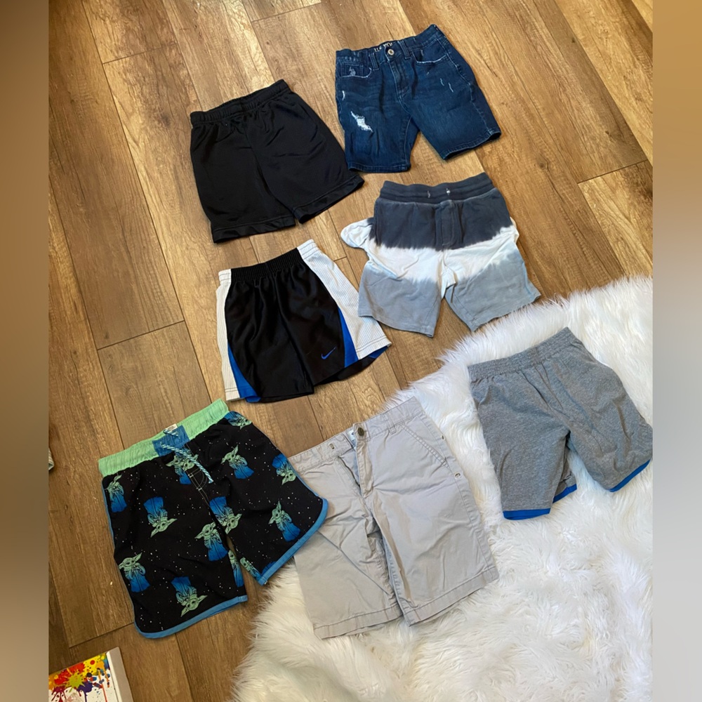 Lot of kids clothes toddler/ boys shorts varied sizes gently worn